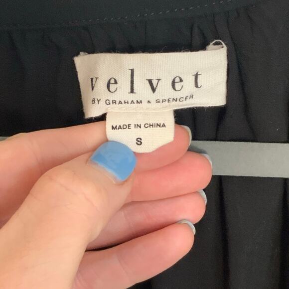 Velvet by Spencer & Graham Black Vneck blouse - Picture 2 of 5